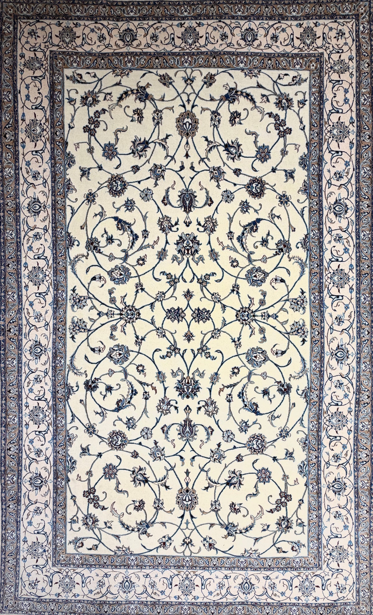 Hand-Knotted 6 La Persian Nain Rug - 5'1"x8'6"
