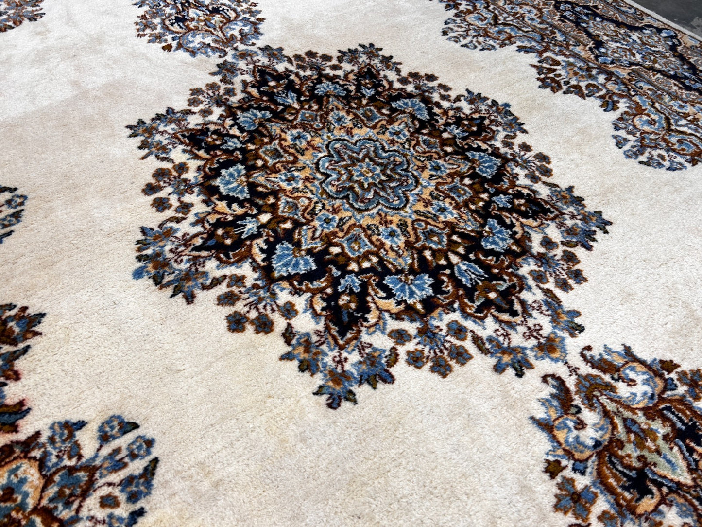 7'4"x10'10" Hand-Knotted 100% Wool Kermane Area Rug - Carpet