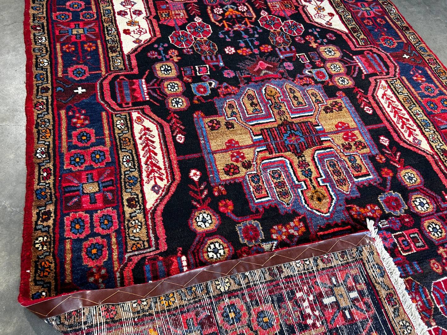 5'3" x 8'1'' Hand-Knotted 100% Lamb Wool Nahavande Area Rug