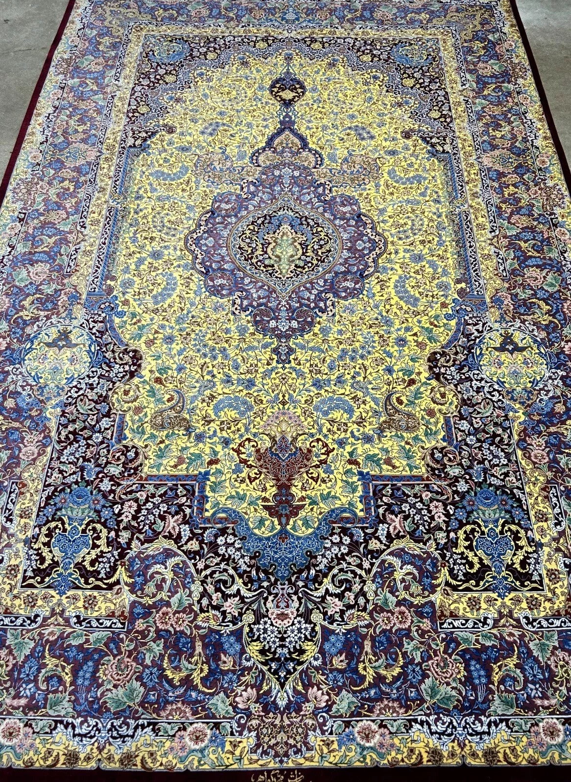 5'4"x8'2" Exquisite Extra-Fine Hand-Knotted 100% Silk Qume Carpet - Area Rug