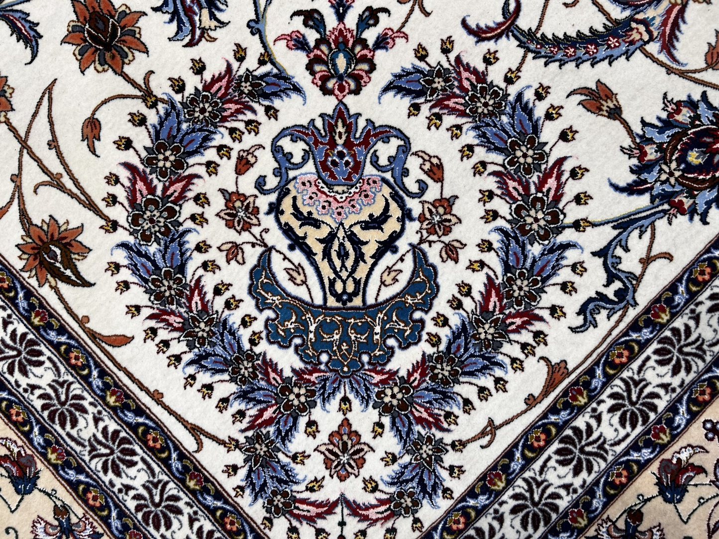 8'6"x12' Extra Fine Hand-Knotted Wool & Silk Isfahane Rug