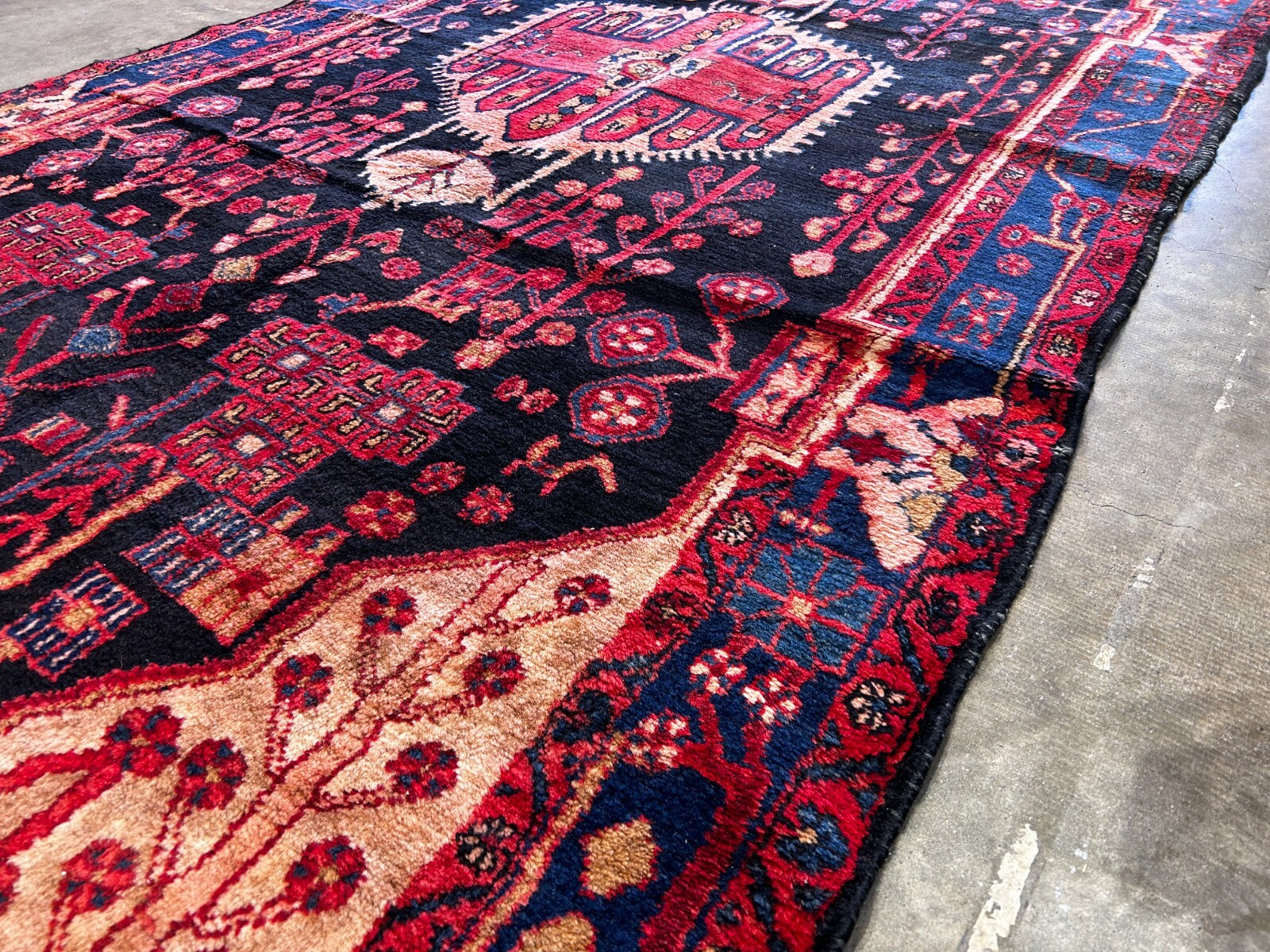 5'1" x 10'2'' Hand-Knotted 100% Lamb Wool Carpet - Nahavande Area Rug