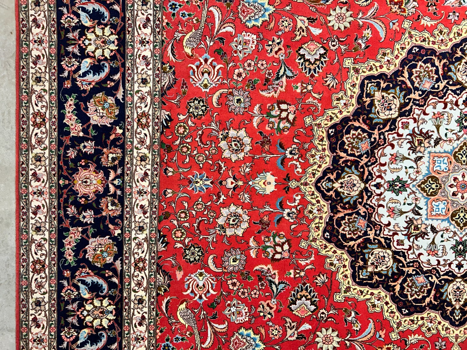 9'11"x12'10" Fine Hand-Knotted Wool & Silk Tabrize Rug