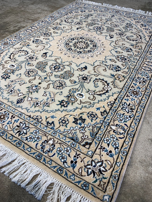 3'3"x4'9'' Hand-Knotted Very Fine Silk & Wool Naine Area Rug
