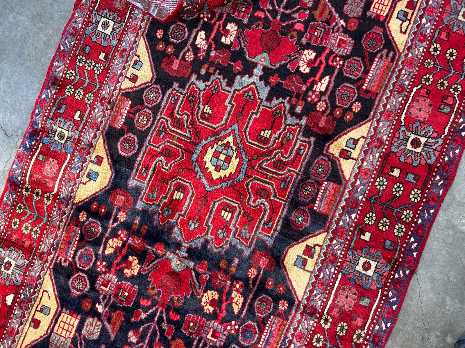 5'0" x 9'11" Hand-Knotted 100% Wool Pile Nahavande Area Rug - Carpet