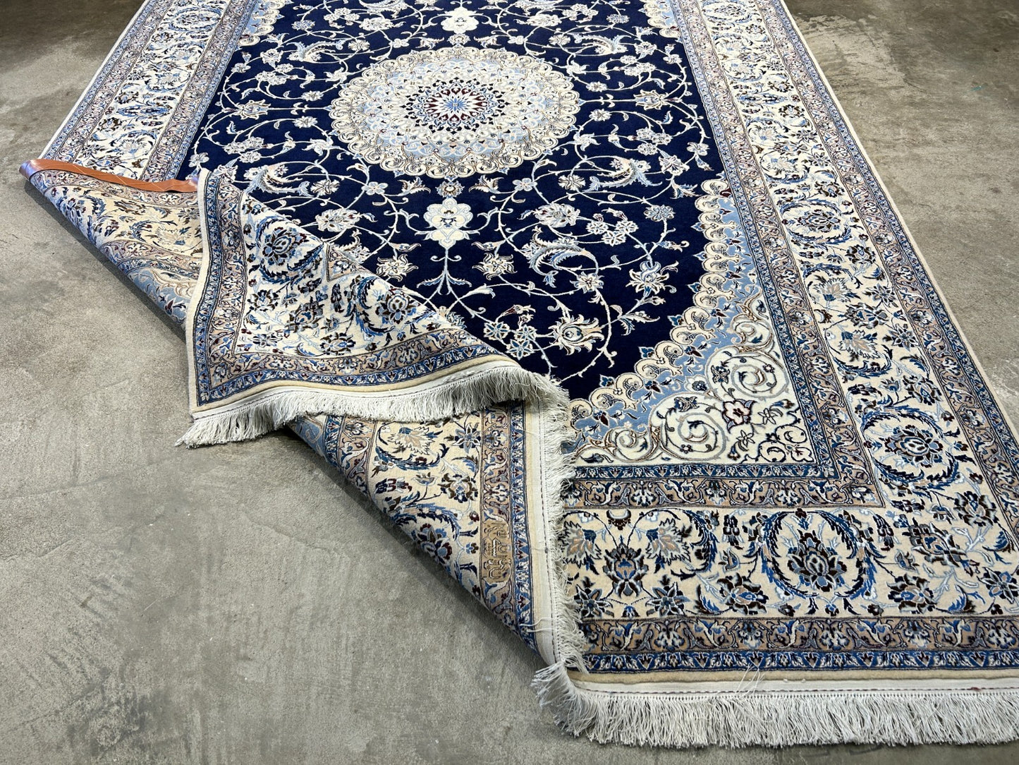 6'9"x9'10" Very Fine Hand-Knotted Wool & Silk Blend Naine Carpet - Area Rug