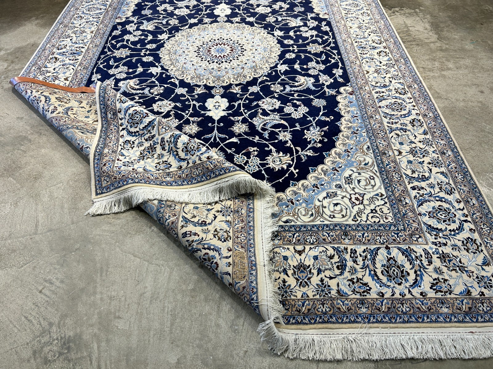 6'9"x9'10" Very Fine Hand-Knotted Wool & Silk Blend Naine Carpet - Area Rug