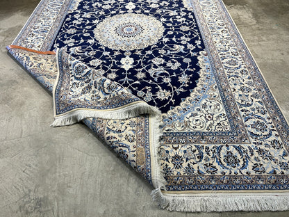 6'9"x9'10" Very Fine Hand-Knotted Wool & Silk Blend Naine Carpet - Area Rug