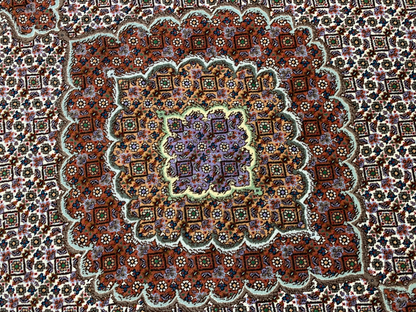 4'9"x6'5" Hand-Knotted Wool & Silk Pile Tabrize Fish Style Area Rug