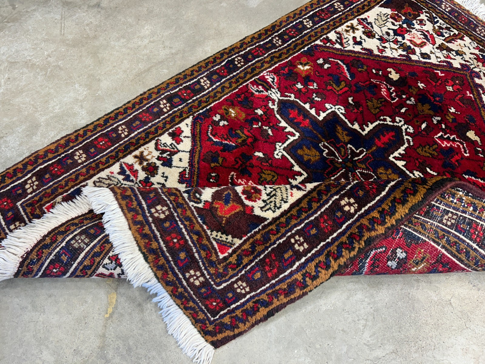 3'x4'6" Hand-Knotted 100% Wool Pile Herize Area Rug - Carpet