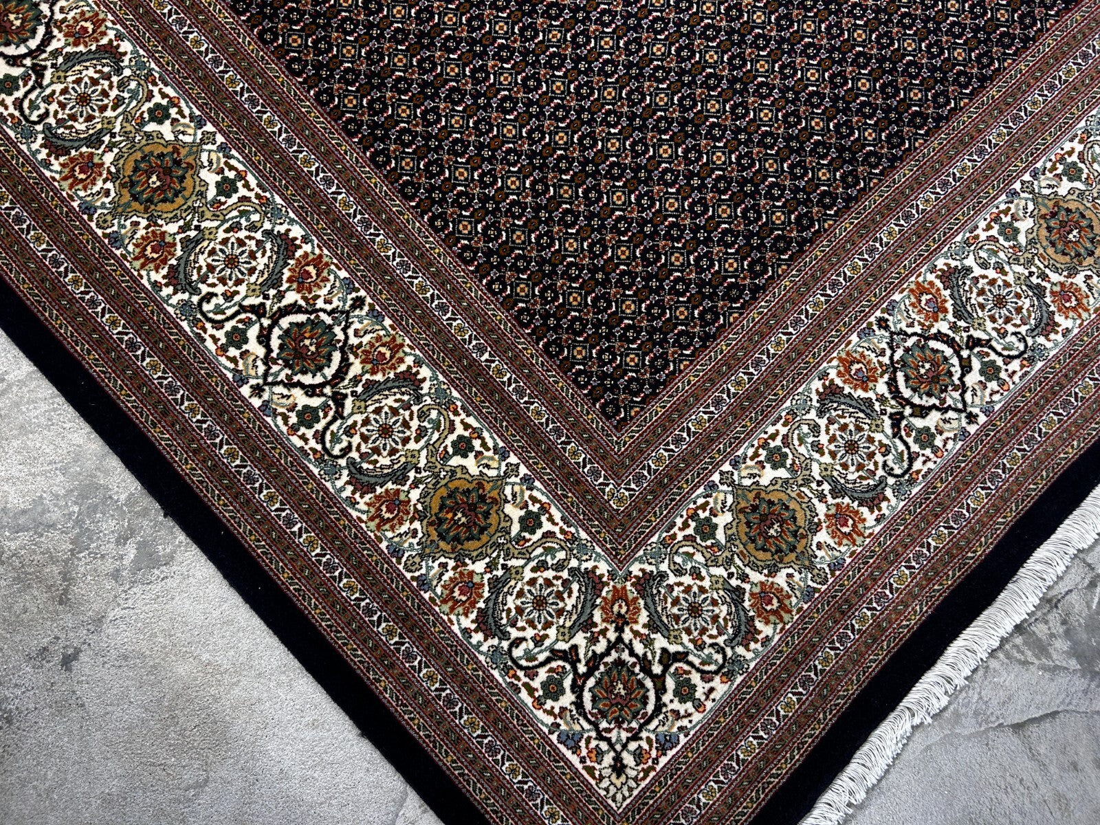 8'4"x11'2" Fine Hand-Knotted 100% Wool Pile Tabrize Fish Style Rug - Carpet