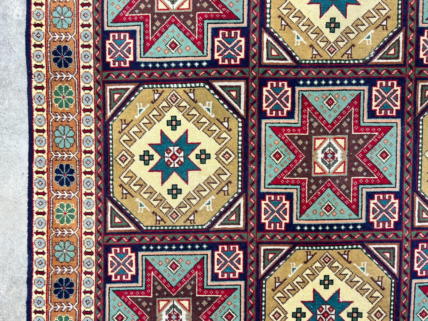 3'5"x5'4" Hand-Knotted 100% Wool Pile Tabrize Rug