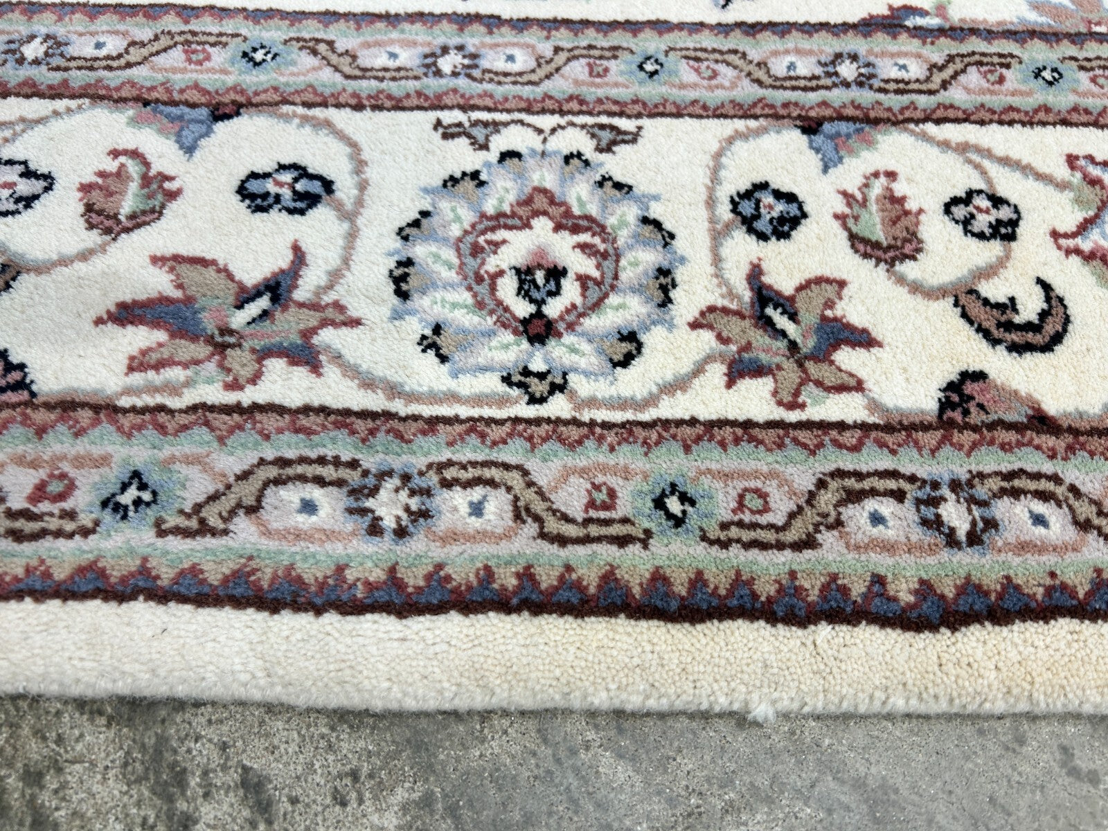 6'x9' Hand-Knotted 100% Wool Carpet - Kashane Design Area Rug