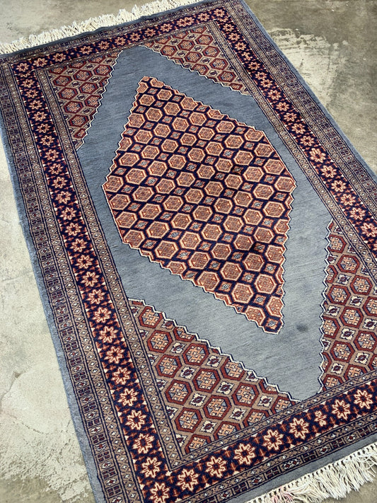 3'11" x 6'0" Hand-Knotted 100% Lamb Wool Pile Pakistan Area Rug - Carpet