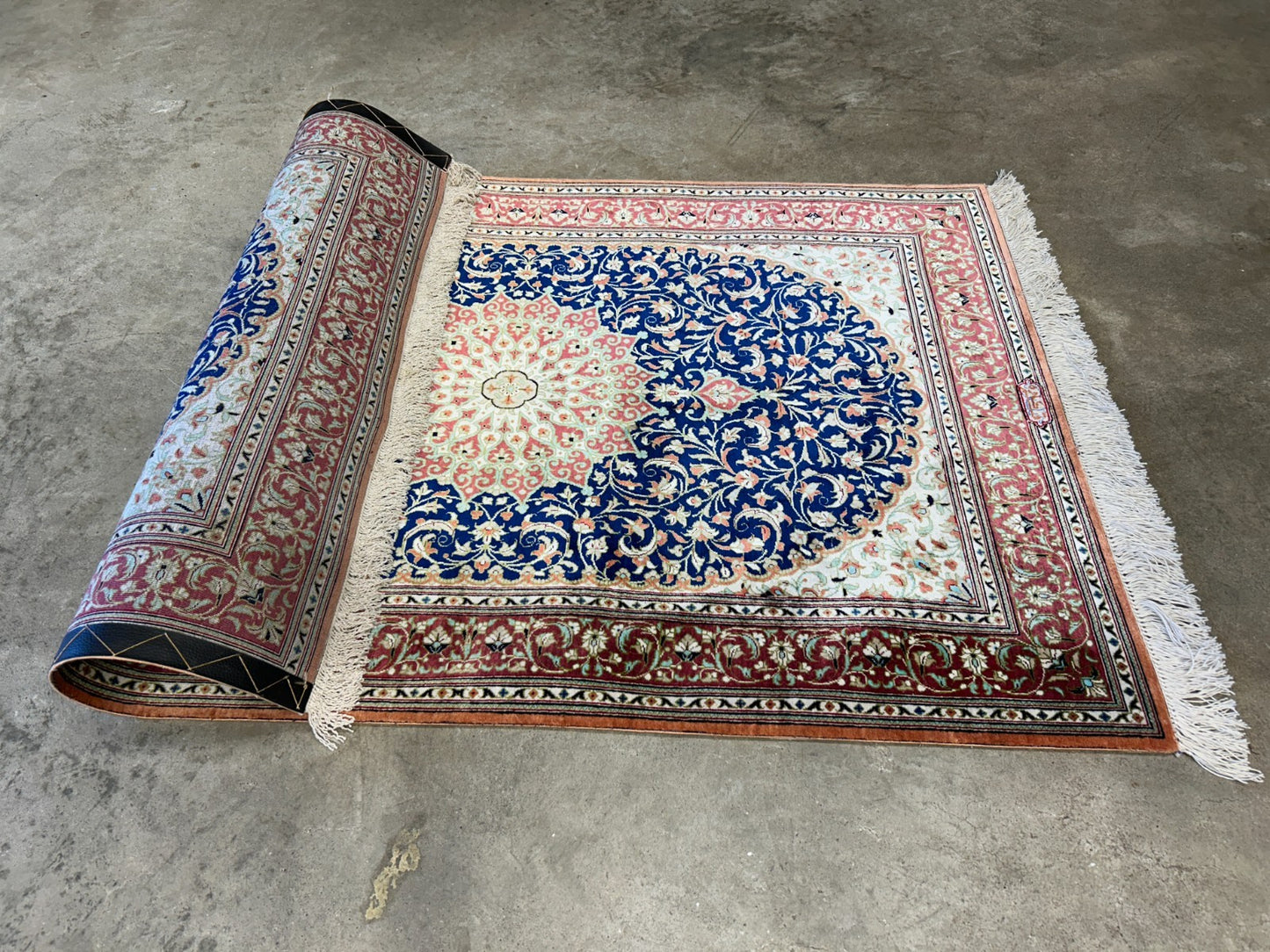 2'8"x4'1" Exquisite Extra-Fine Hand-Knotted 100% Silk Qume Area Rug