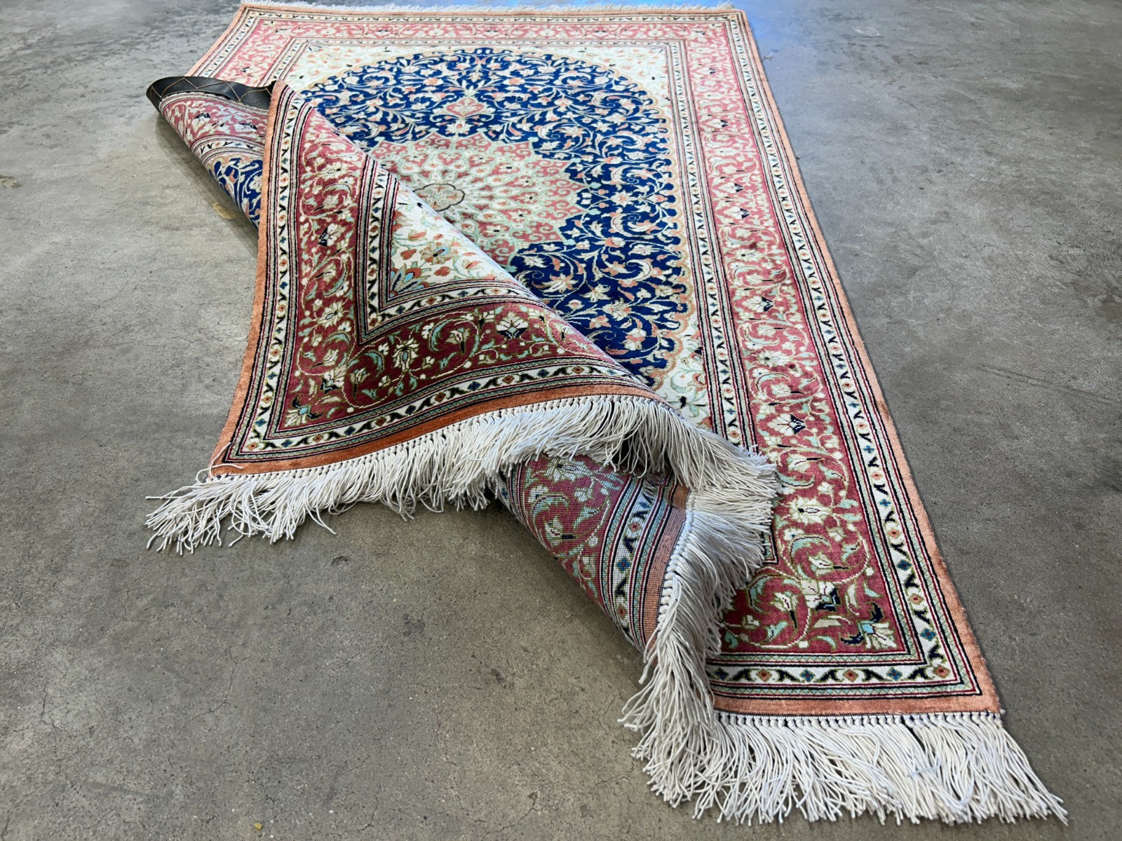 2'8"x4'1" Exquisite Extra-Fine Hand-Knotted 100% Silk Qume Area Rug