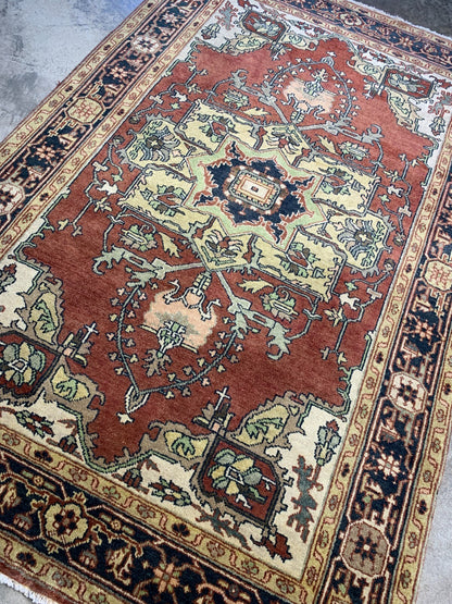 5'2'' x 7'9" Hand-Knotted 100% Wool Serapie Design Rug - Carpet
