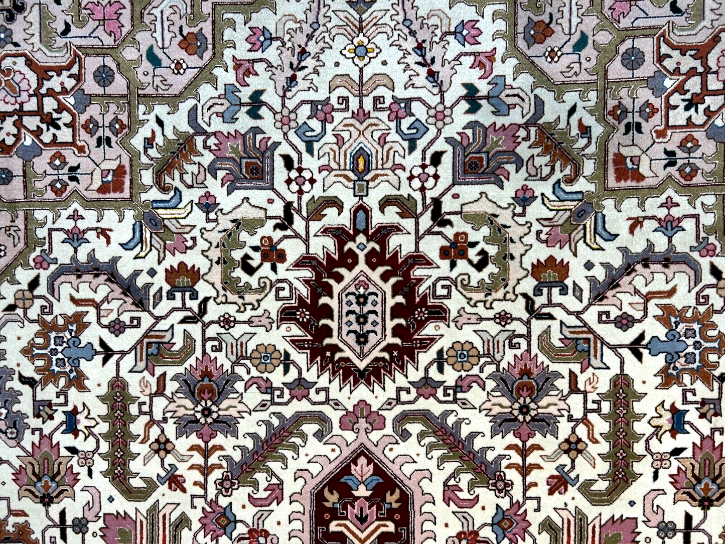 6'8"x10' Fine Hand-Knotted Wool & Silk Blend Tabrize Herize Carpet - Area Rug