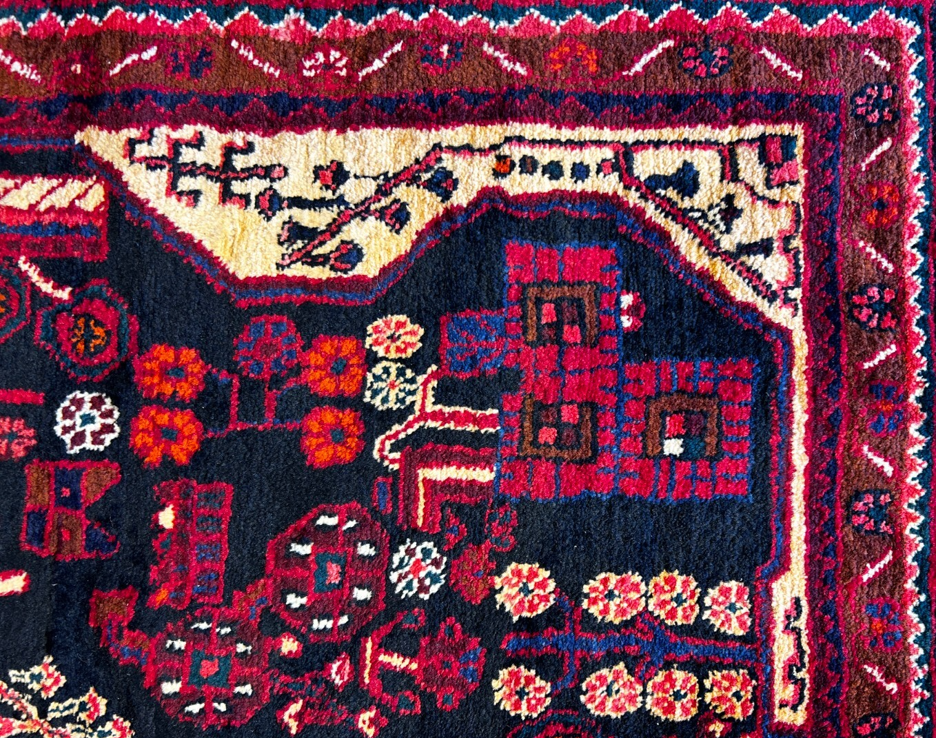 5'6" x 9'1'' Hand-Knotted 100% Lamb Wool Pile Nahavande Area Rug - Carpet