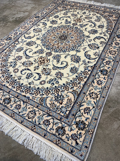 3'3"x4'11'' Very Fine Hand-Knotted Silk & Wool Naine Area Rug - Carpet