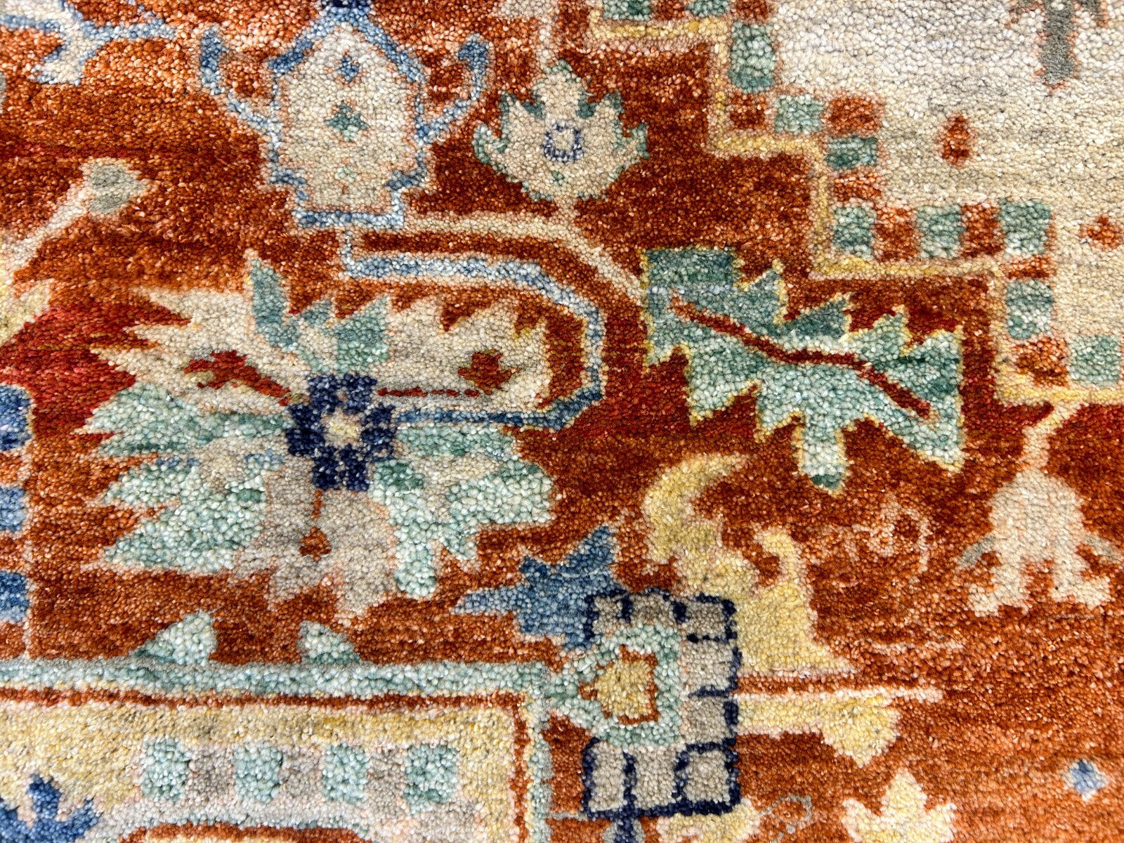 9'x12' Hand-Knotted 100% Lamb Wool Serapie Design Carpet - Area Rug