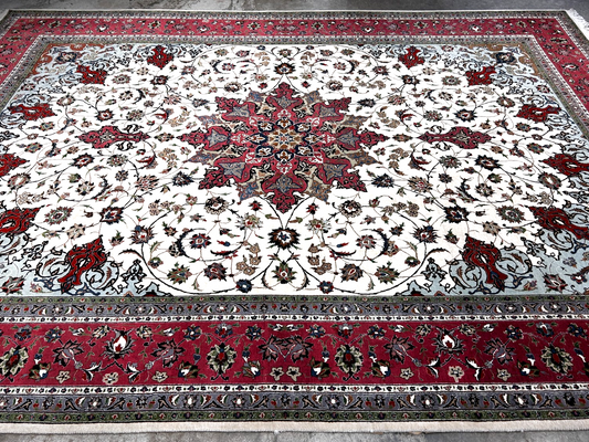 8'2"x11'5'' Very Fine Hand-Knotted Silk & Wool Tabrize Area Rug - Carpet