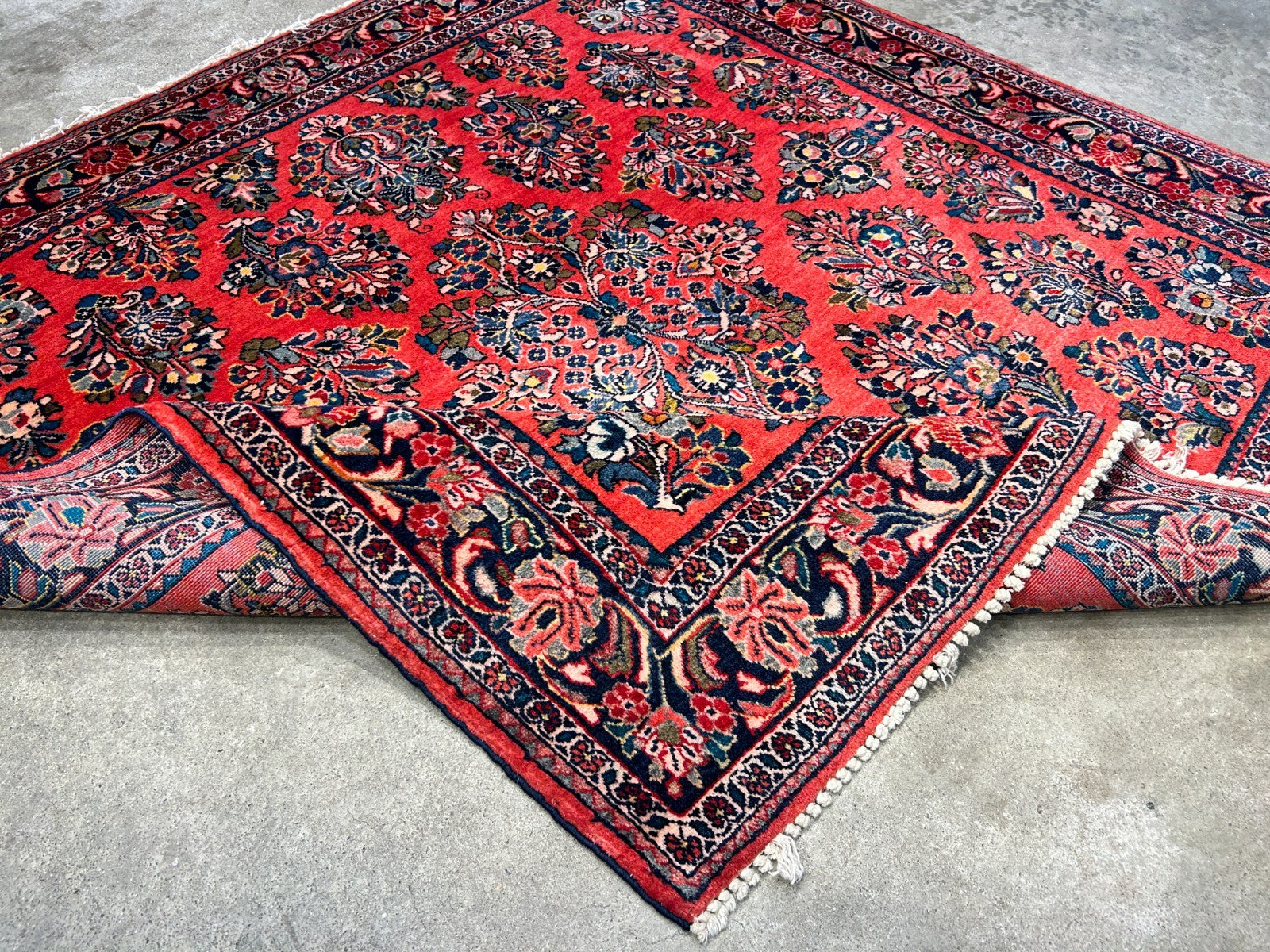 Collector Antique - 4'x4' Hand-Knotted 100% Wool Pile Sarouke Rug