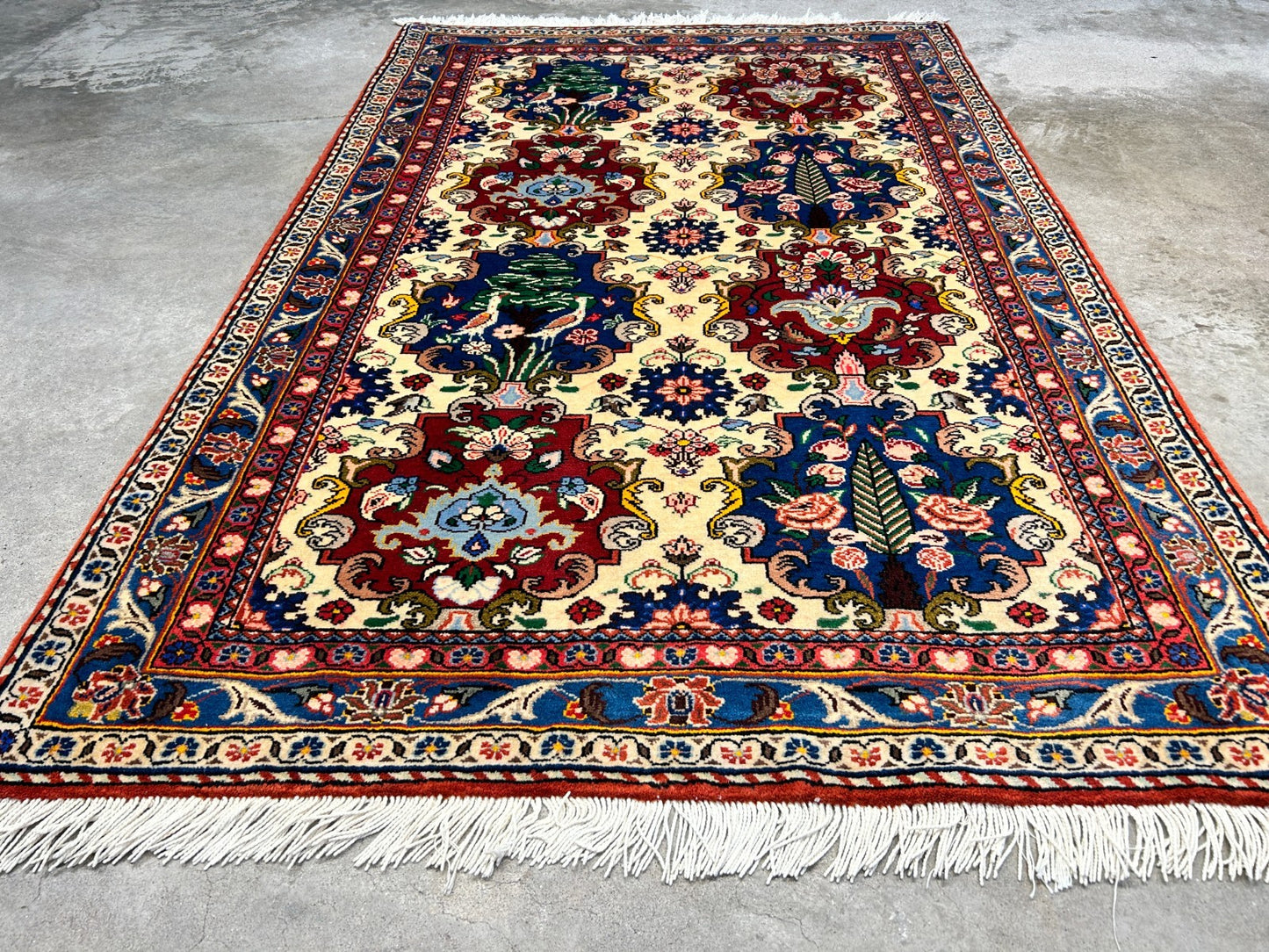 3'x5'1" Hand-Knotted 100% Wool Pile Bakhtiarie Area Rug