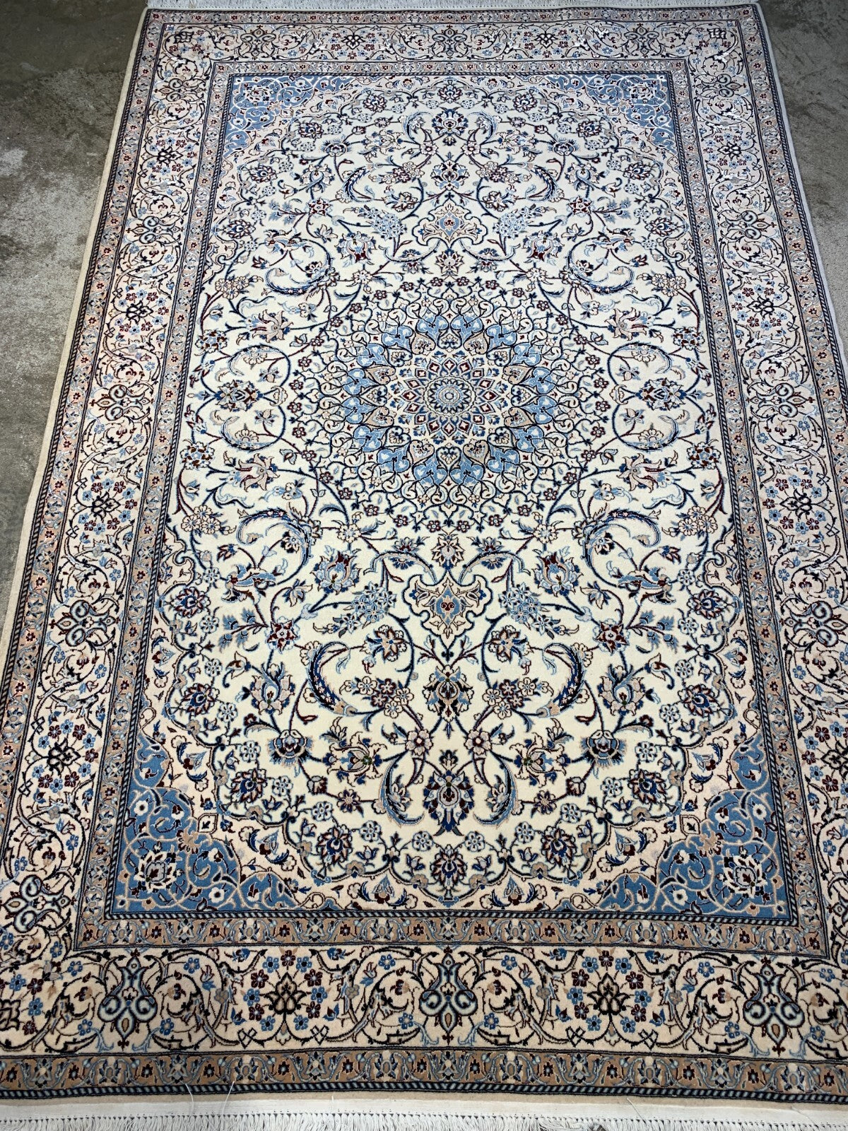 4'2"x6'7" Fine Hand-Knotted Wool & Silk Blend Naine Carpet - Area Rug