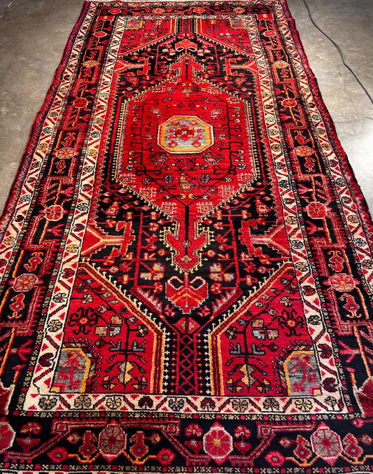 4'10" x 10'0" Hand-Knotted 100% Wool Pile Nahavande Area Rug - Carpet