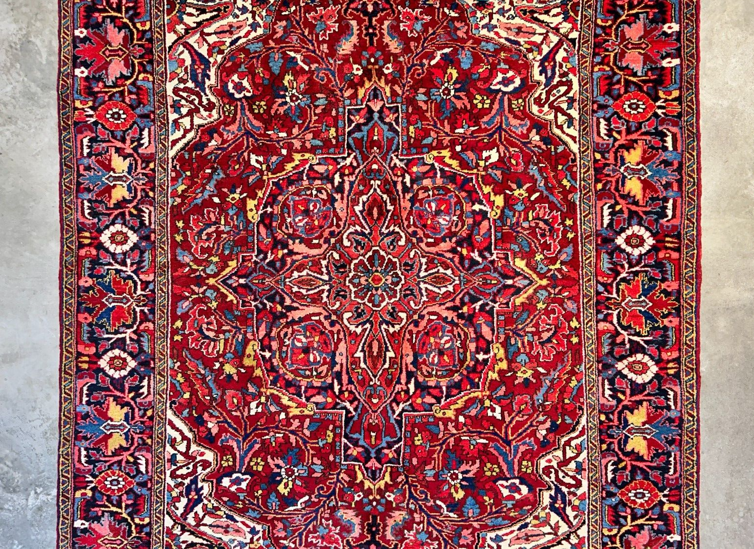 7'9"x11'4" Hand-Knotted 100% Wool Pile Herize Rug