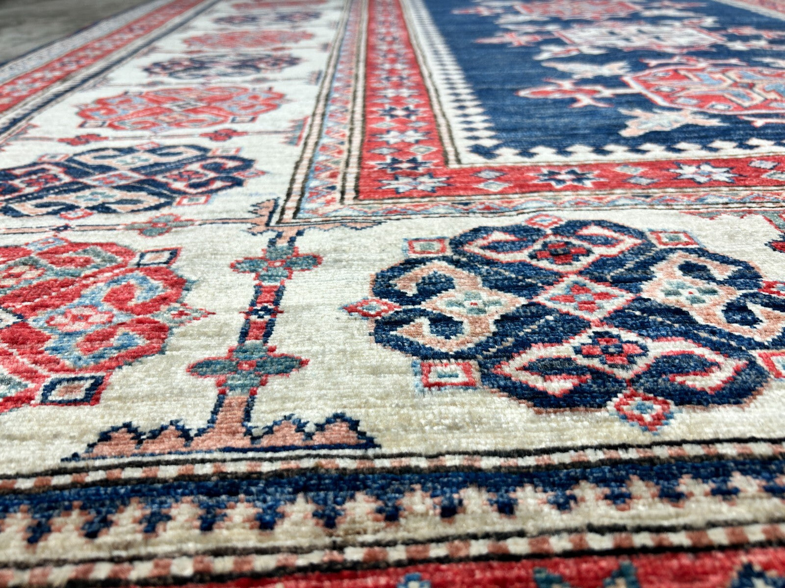 5'9"x8' Hand-Knotted 100% Wool Carpet - Kazak Area Rug