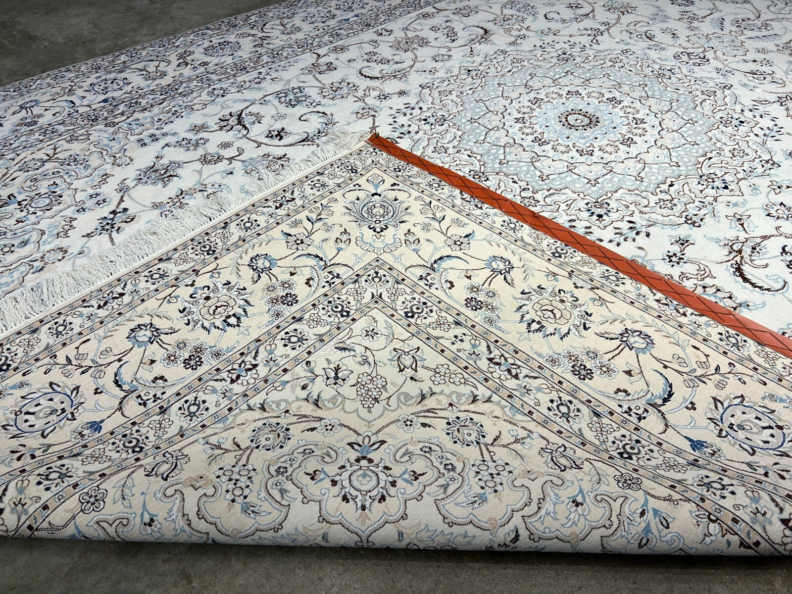 8'4"x12'1" Extra Fine Hand-Knotted Wool & Silk Naine Rug