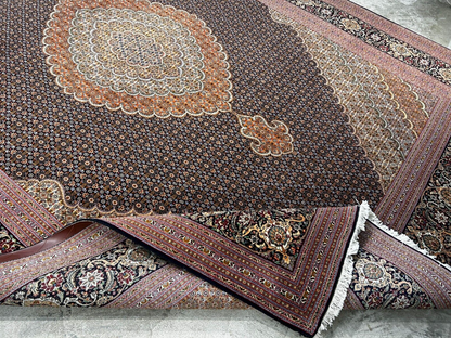 8'4"x11'6" Fine Hand-Knotted Wool & Silk Oriental Rug - Area Carpet