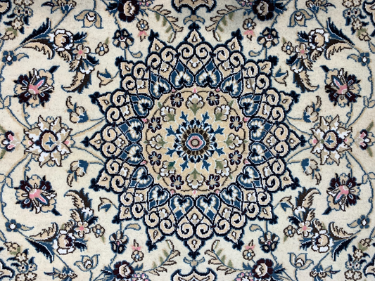 2'9"x4'5" Fine Hand-Knotted Wool & Silk Blend Naine Carpet - Area Rug
