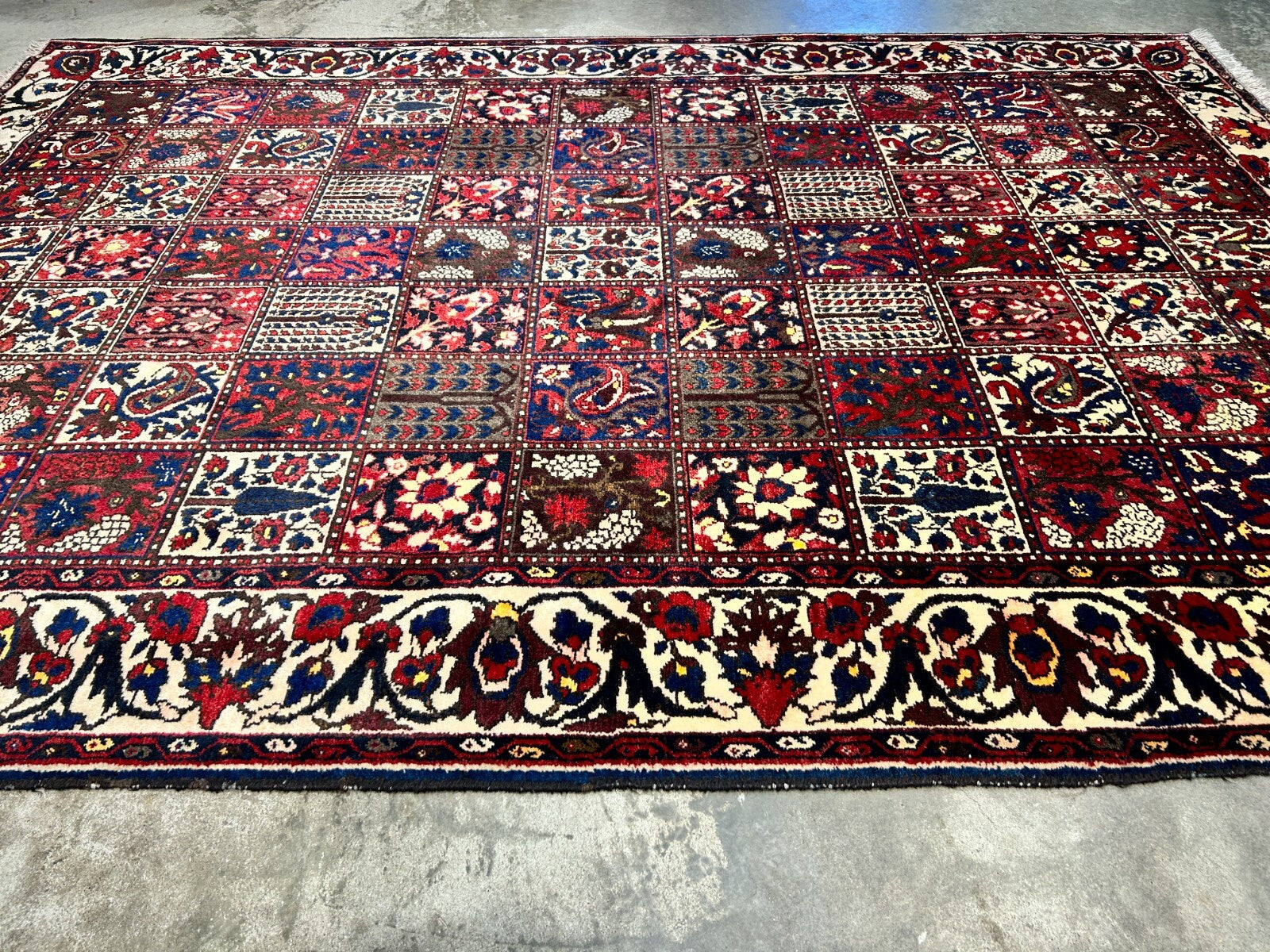 7'2"x10'2" Hand-Knotted 100% Lamb Wool Bakhtiarie Carpet - Area Rug