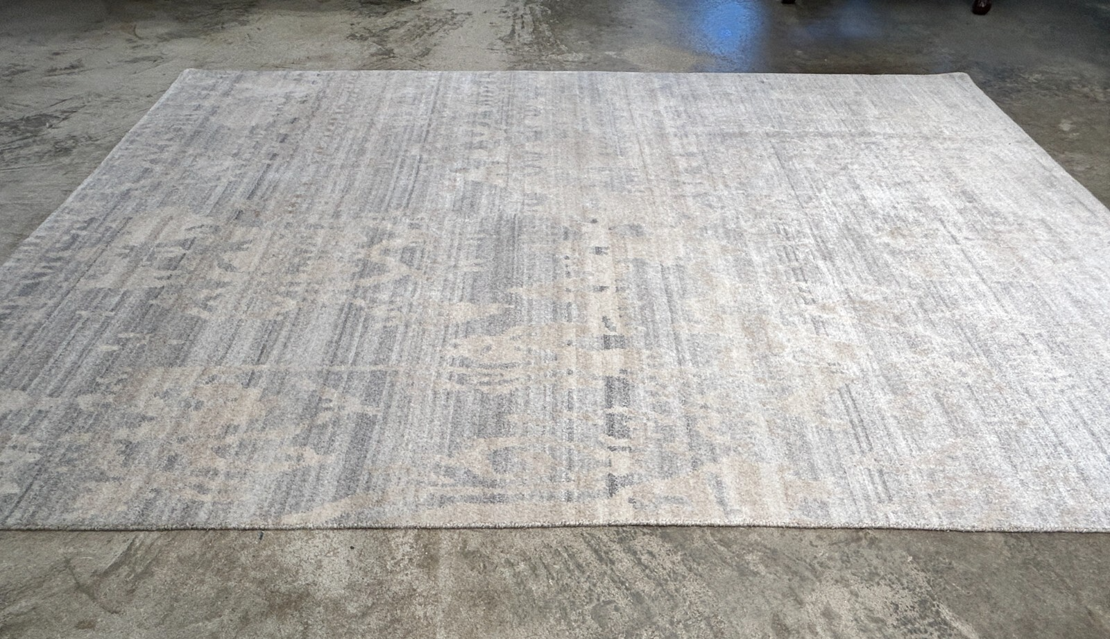 6'x8'11" Hand-Knotted 100% Wool Pile Modern Rug