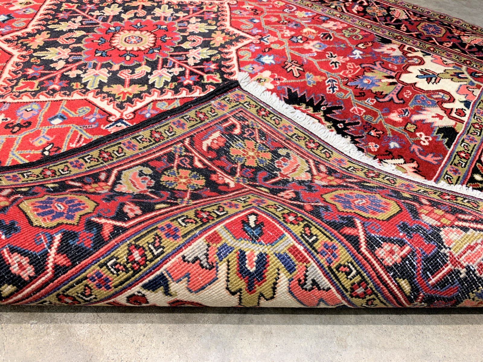 5'x6'2" Hand-Knotted 100% Wool Pile Herize Rug