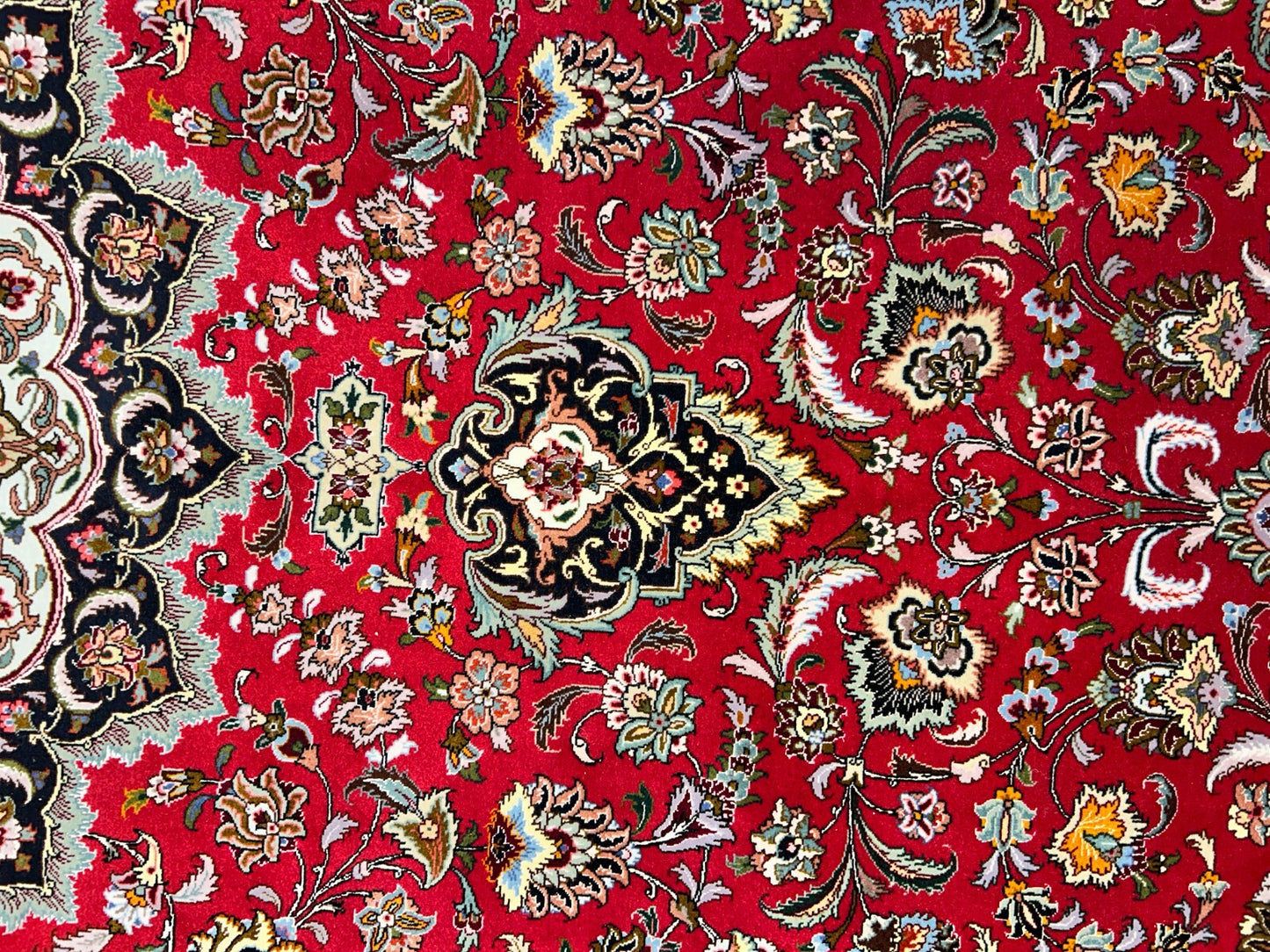 8'10"x12'11" Fine Hand-Knotted Wool & Silk Tabrize Rug