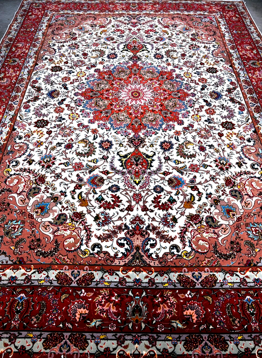 8'4"x11'7'' Very Fine Hand-Knotted Silk & Wool Tabrize Area Rug - Carpet