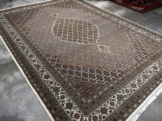 8'3"x11'4'' Hand-Knotted  100% Wool Pile Tabrize Mahi Area Rug