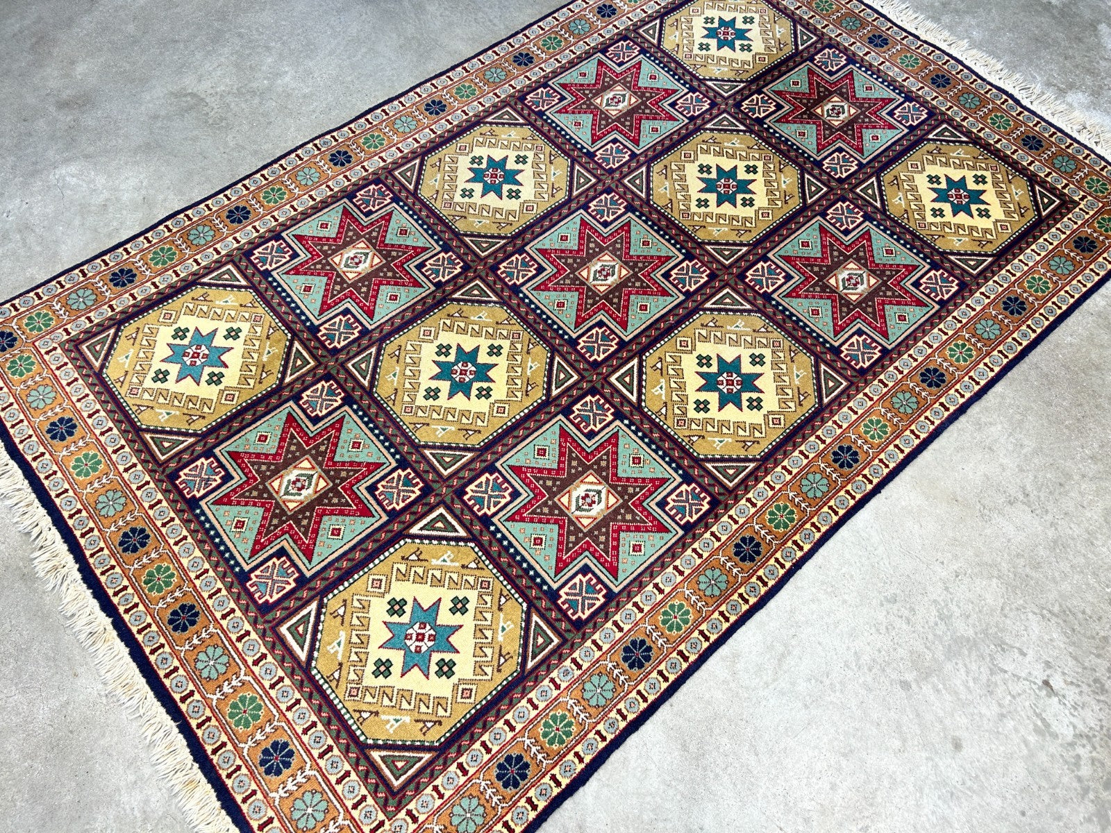 3'5"x5'4" Hand-Knotted 100% Wool Pile Tabrize Rug