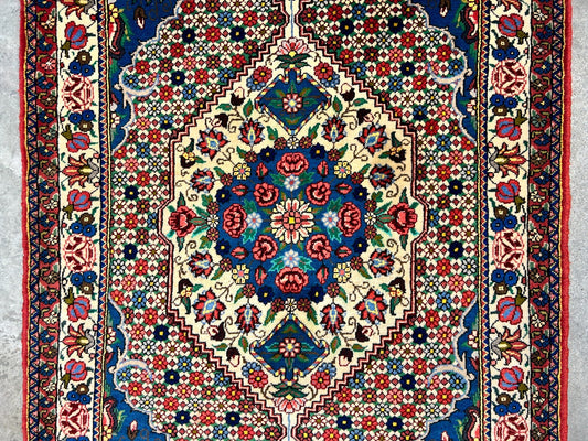 3'5"x4'11" Hand-Knotted 100% Lamb Wool Bakhtiarie Area Rug