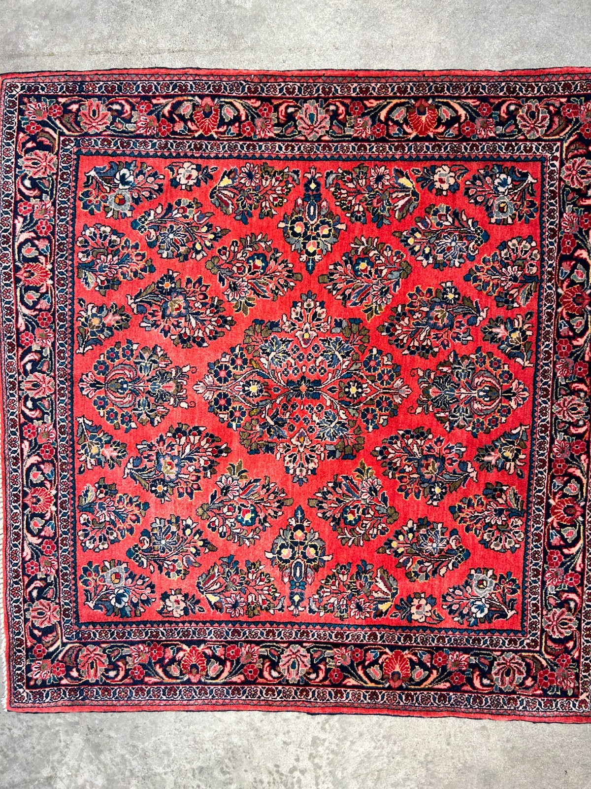 Collector Antique - 4'x4' Hand-Knotted 100% Wool Pile Sarouke Rug
