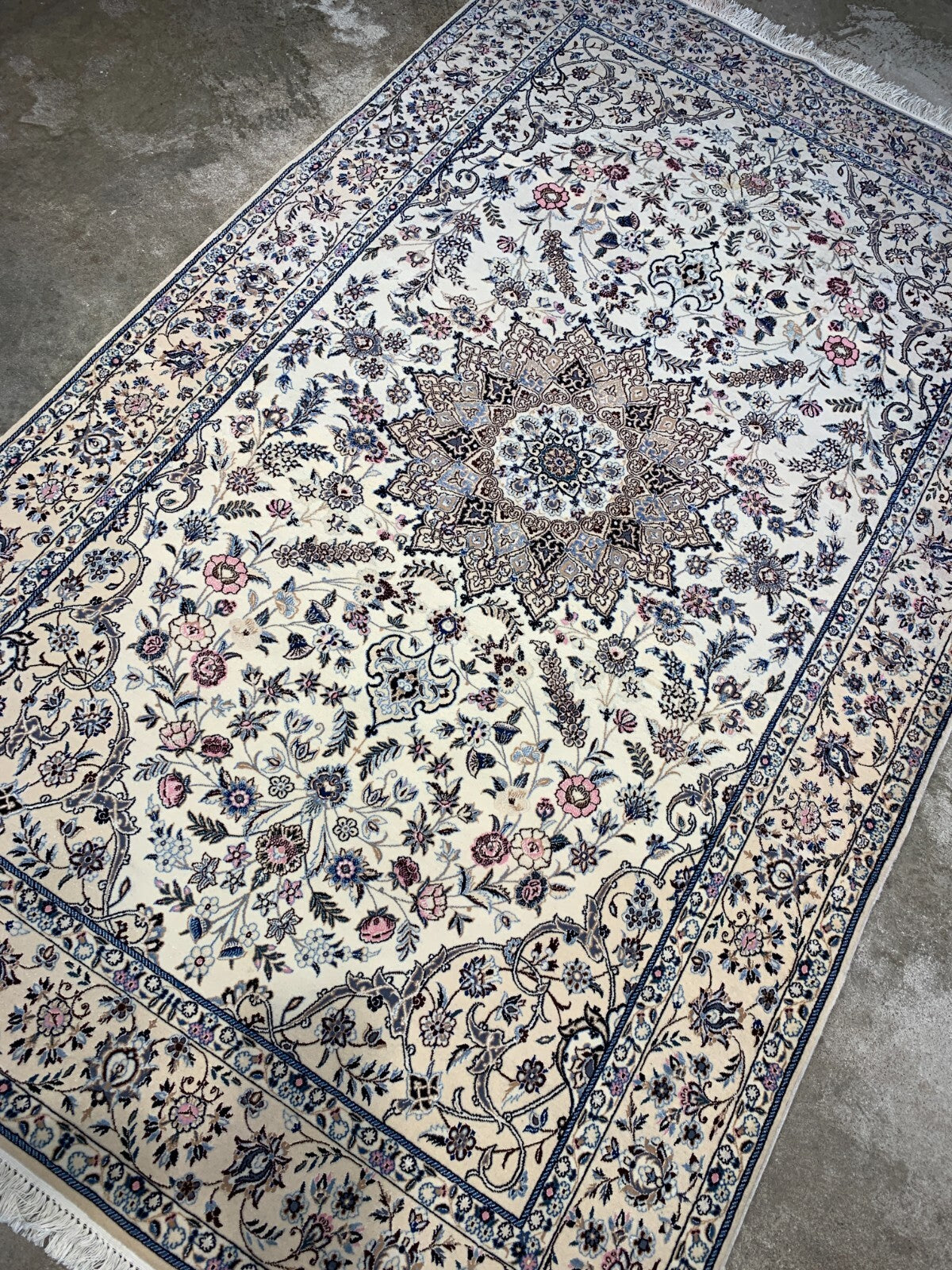 4'3"x6'10" Fine Hand-Knotted Wool & Silk Blend Naine Carpet - Area Rug