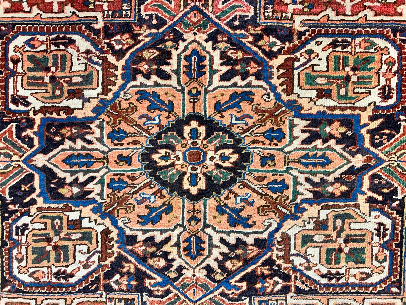 8'6"x11'6" Hand-Knotted 100% Wool Pile Herize Rug