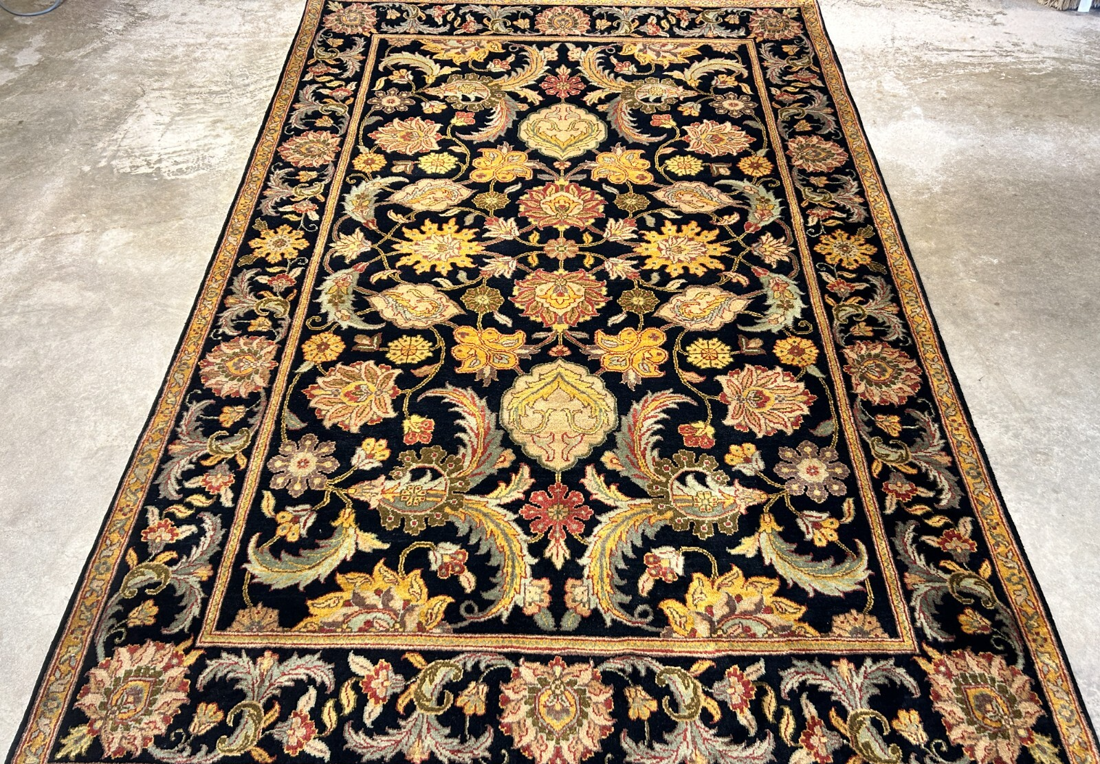 6'1"x9'1" Hand-Knotted 100% Wool Pile Agra Carpet - Area Rug