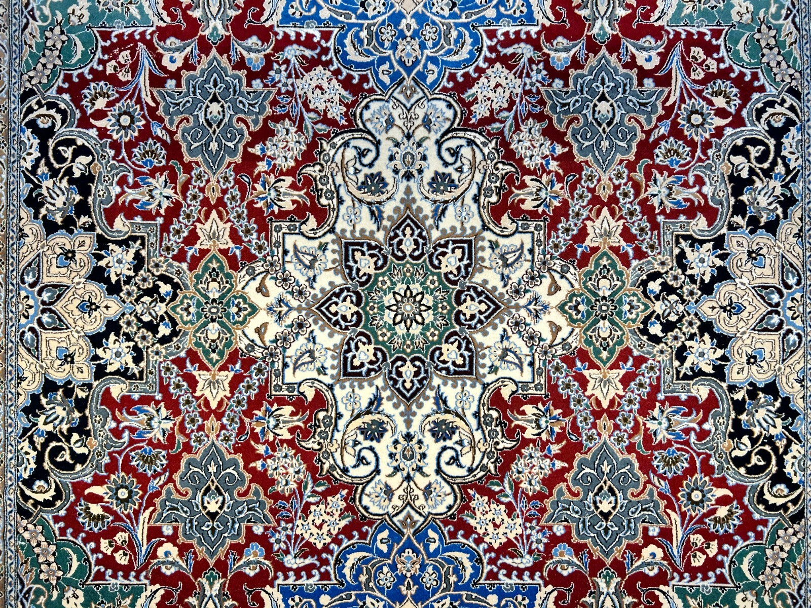6'8"x10' Very Fine Hand-Knotted Wool & Silk Naine Rug - Area Carpet