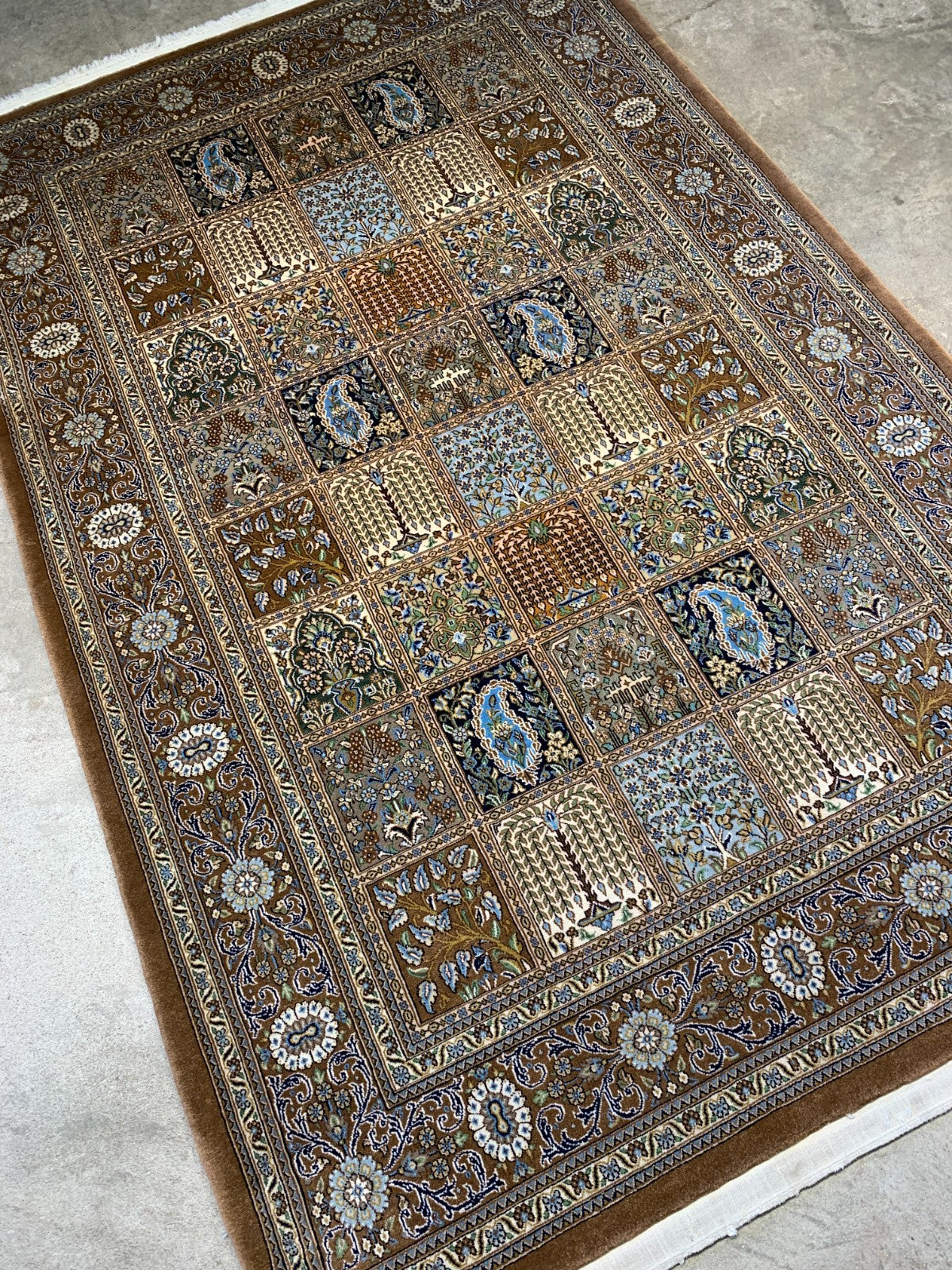 4'6"x7' Fine Hand-Knotted 100% Wool Pile Qume Rug