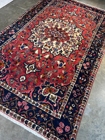 5'2" x 8'5'' Hand-Knotted 100% Wool Bakhtiare Area Rug
